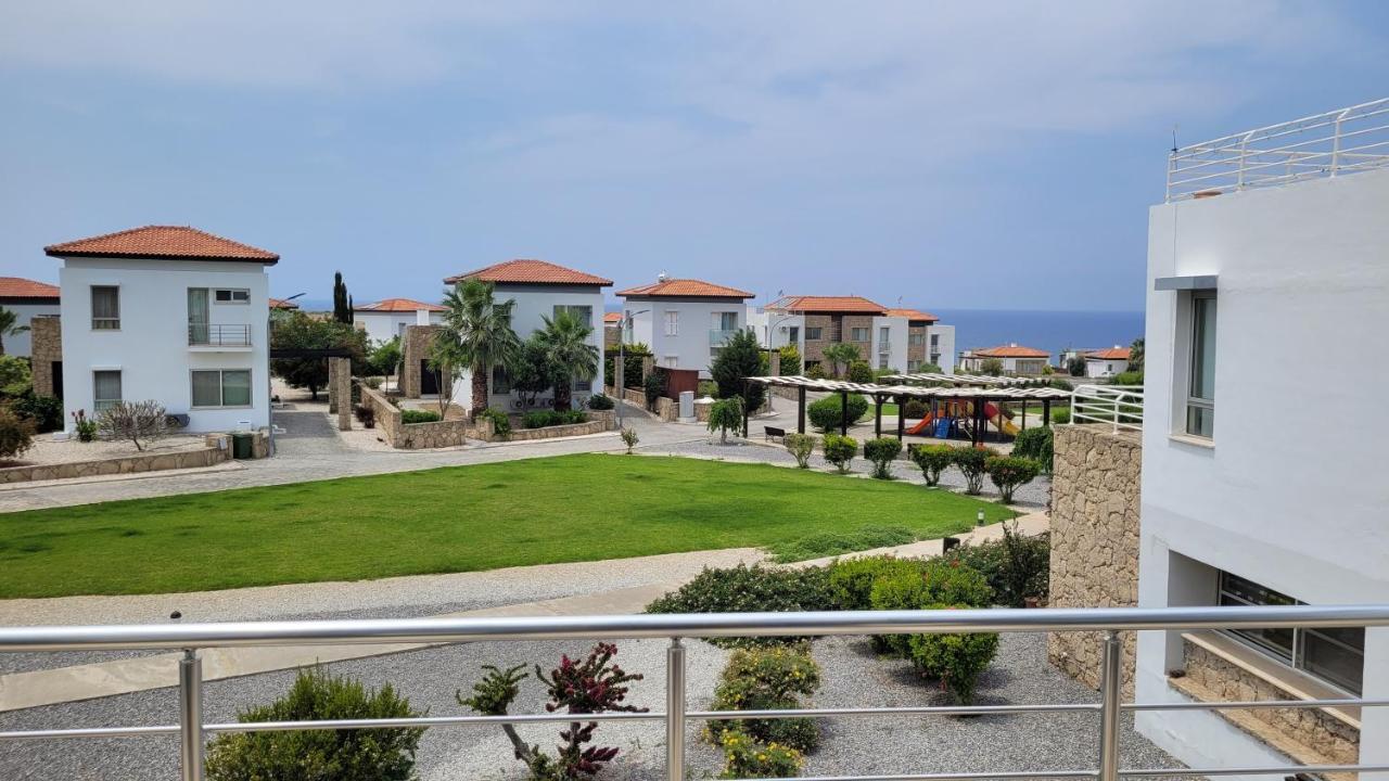 Sea And Mountain View Beachfront Penthouse Yali Kültér fotó