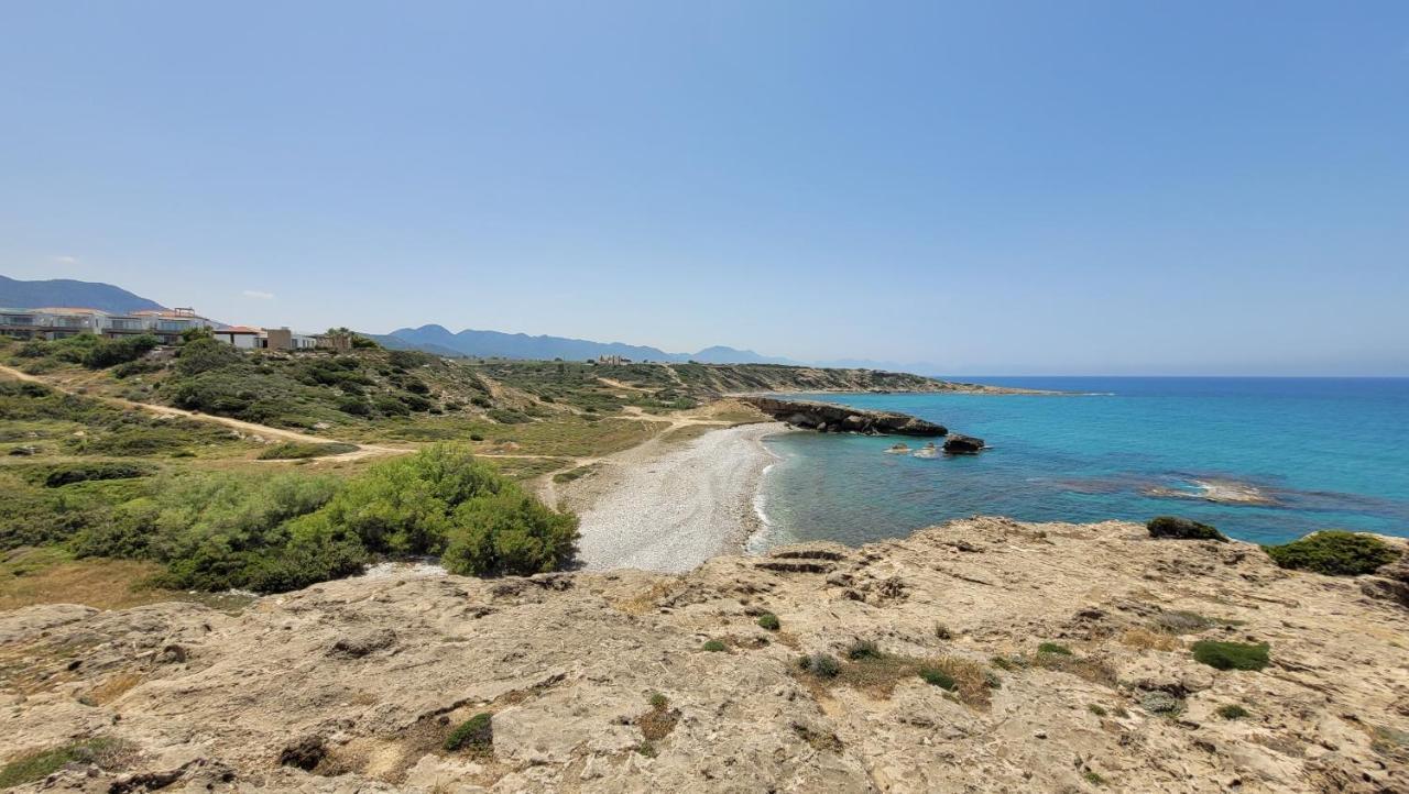 Sea And Mountain View Beachfront Penthouse Yali Kültér fotó