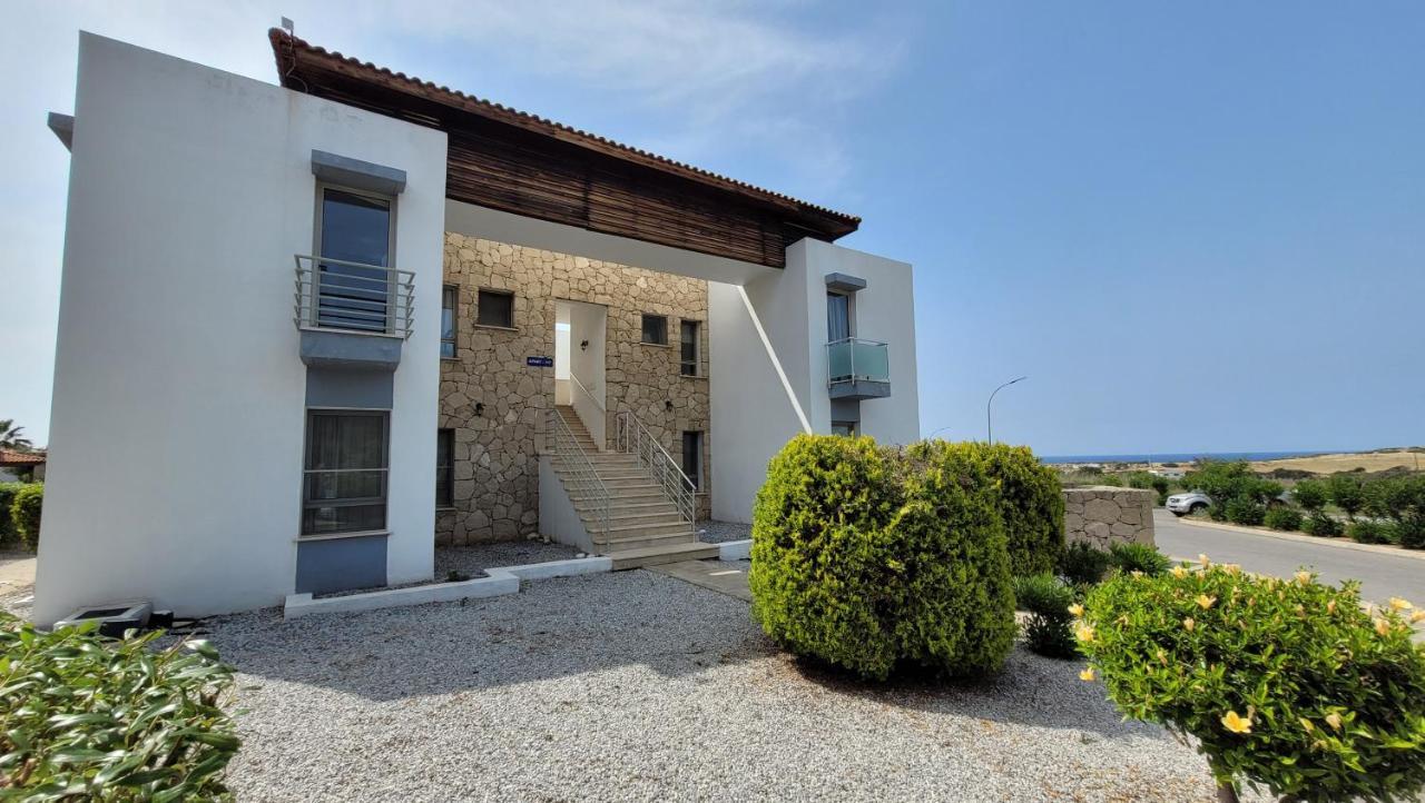 Sea And Mountain View Beachfront Penthouse Yali Kültér fotó