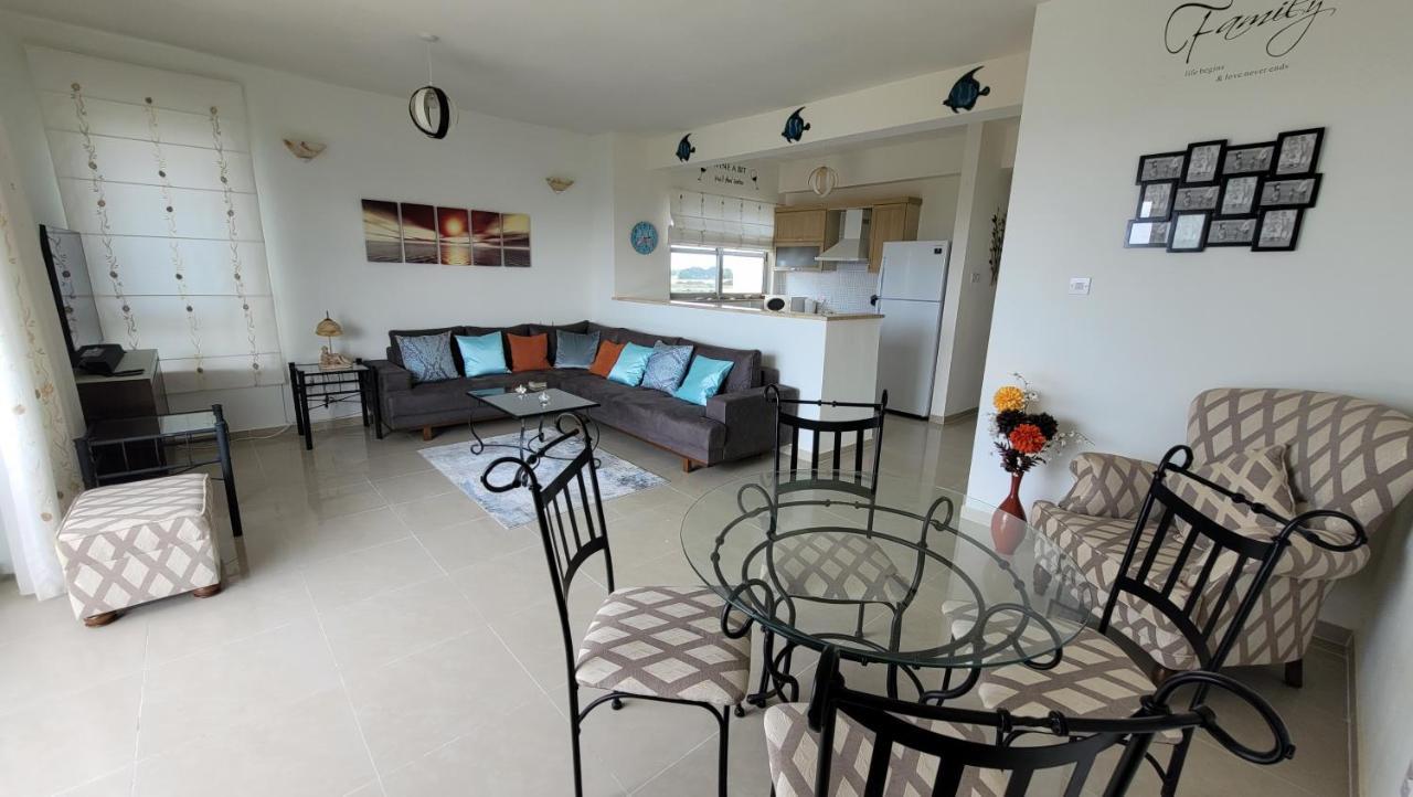 Sea And Mountain View Beachfront Penthouse Yali Kültér fotó