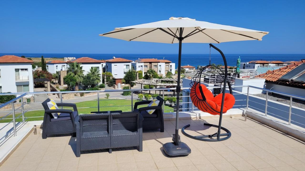 Sea And Mountain View Beachfront Penthouse Yali Kültér fotó