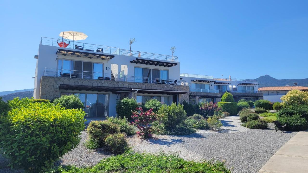 Sea And Mountain View Beachfront Penthouse Yali Kültér fotó